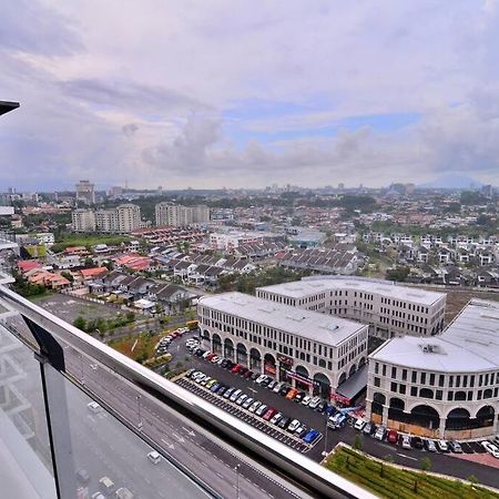 Lovely Vivamall City View With 2 Card Lv12 Kuching Esterno foto