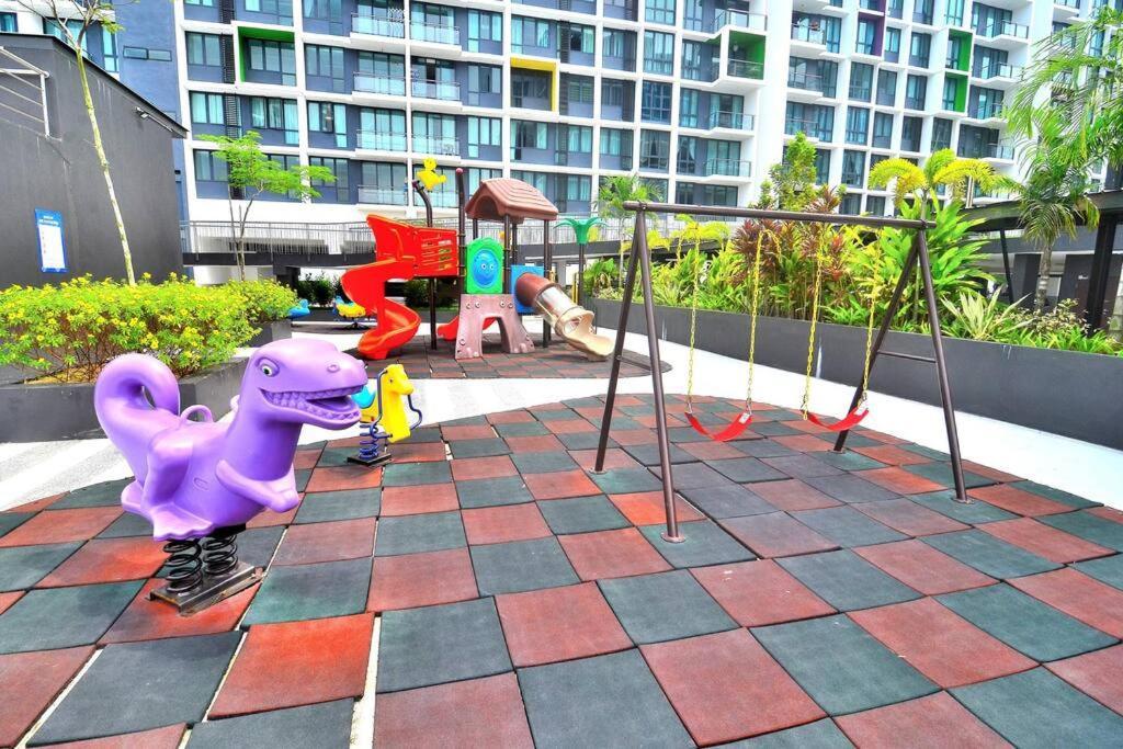 Lovely Vivamall City View With 2 Card Lv12 Kuching Esterno foto